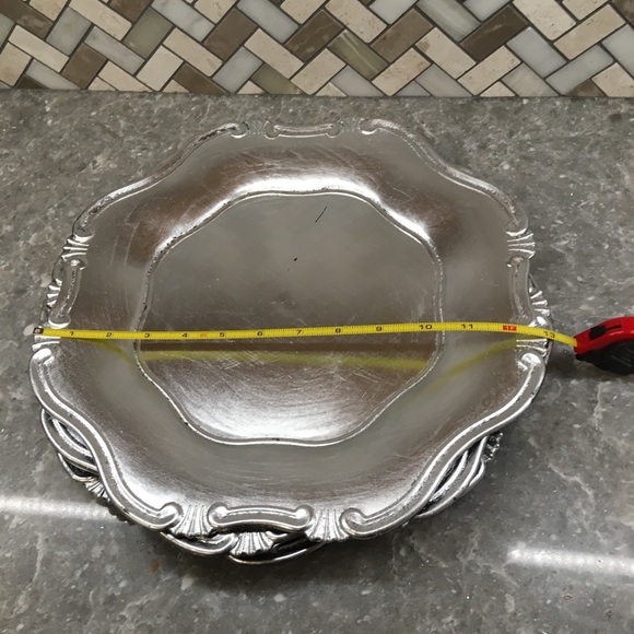 Set of 4 silver plastic chargers - Picture 8 of 9